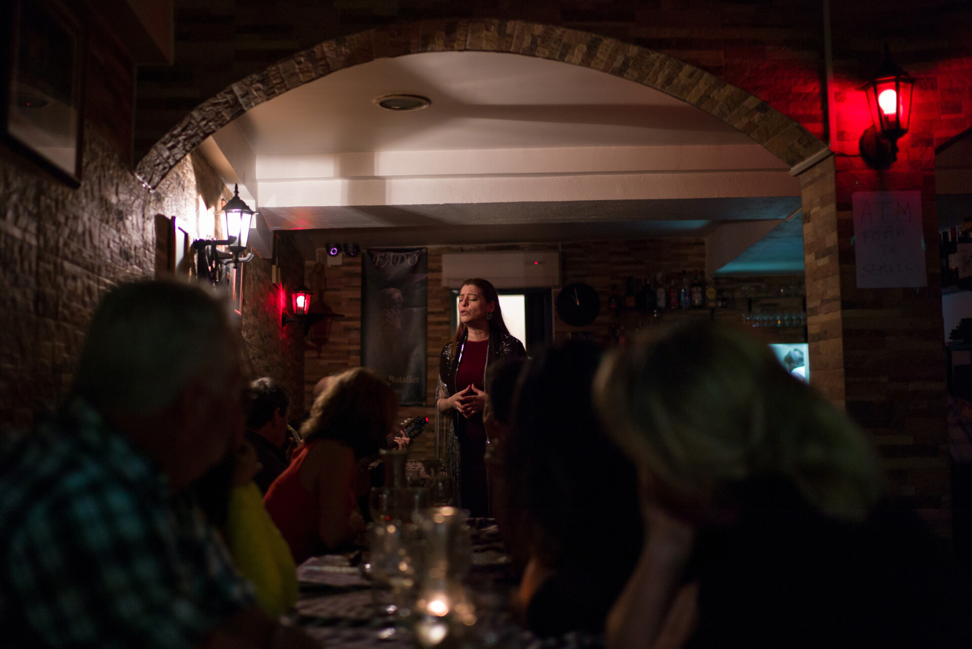 Lisbon,,Portugal,-,May,20,2016:,An,Unidentified,Singer,Singing