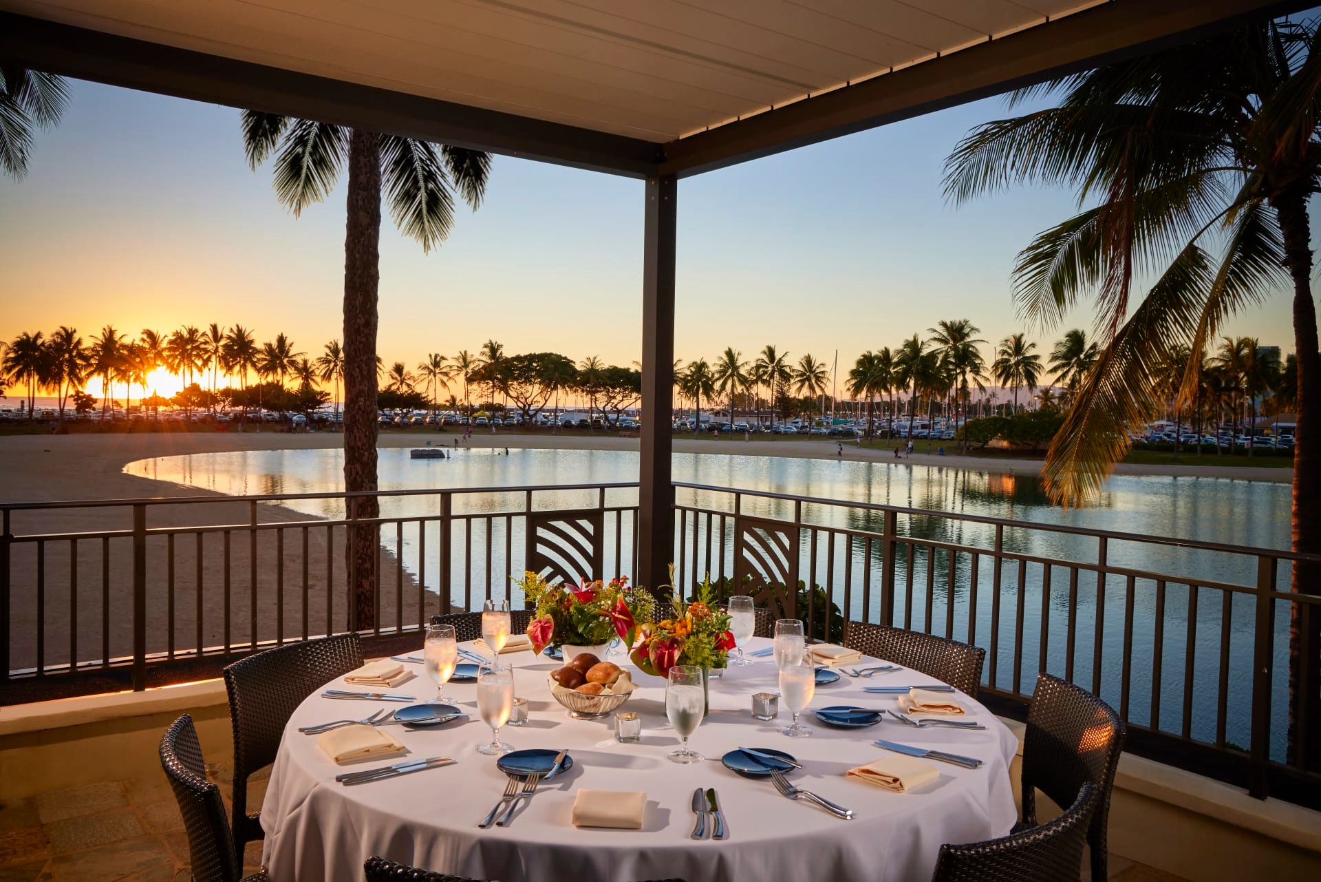 imgi_33_HHV_Bali_Oceanfront_Party_Table_01